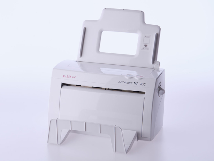 卓上型自動紙折り機MA70Cイメージ1